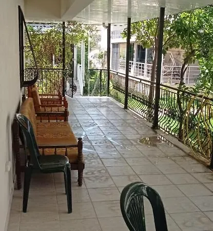 Sevgi Plajinda Mustakil فيلة كوشاداسيه